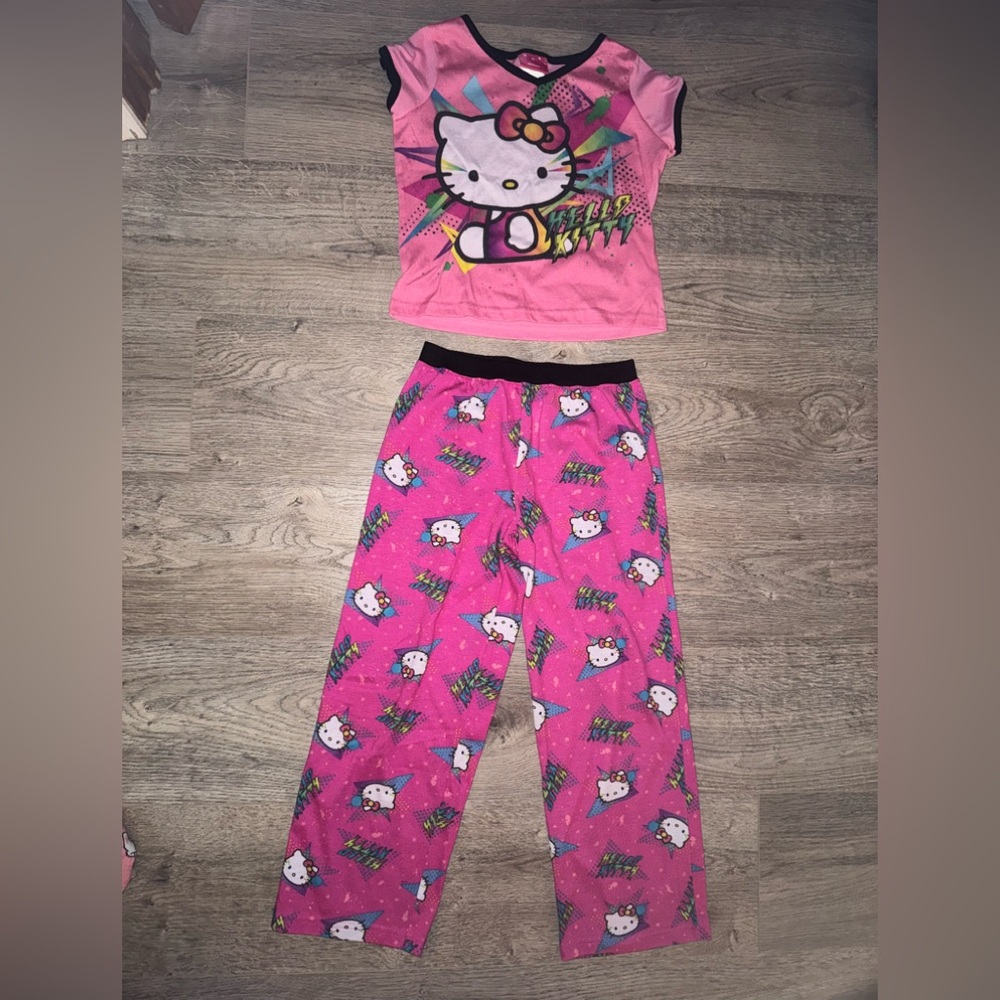 Hello Kitty pajama set 2010